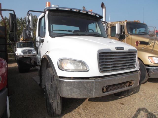 Image #1 (2004 FREIGHTLINER M2 CAB & CHASSIS)